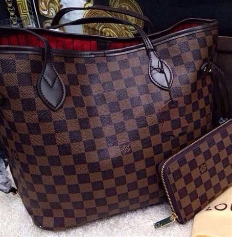 louis vuitton brown checkered purse.